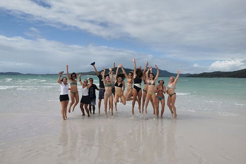 2-Night Whitsundays Sailing Cruise Incl. Whitehaven Beach & Great Barrier Reef - Yamba Accommodation 4