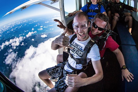 Reef And Rainforest Tandem Sky Dive In Cairns - Yamba Accommodation 2