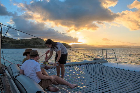 Sunset Sail In The Whitsundays - Yamba Accommodation 2
